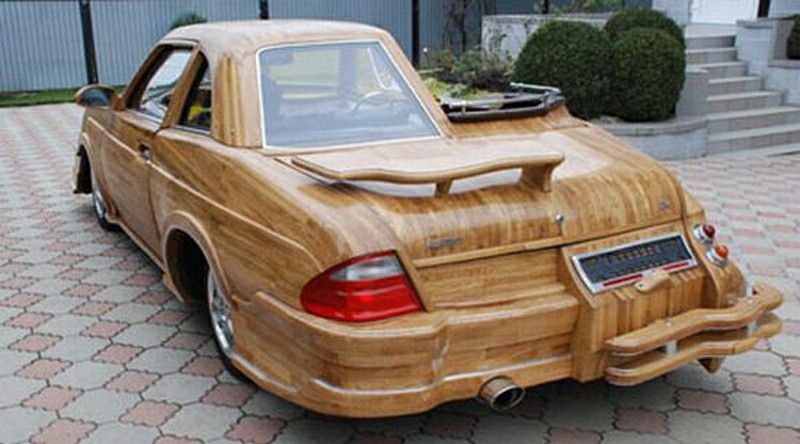 Coche de madera