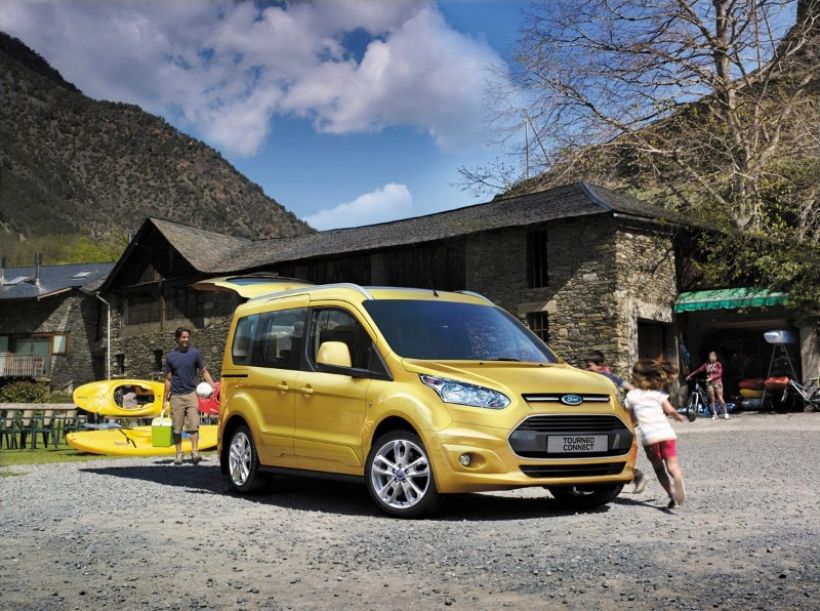 Ford Tourneo Connect 2013. ¿Quién dijo furgoneta?