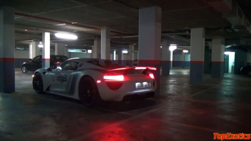 El Porsche 918 Spyder, de pruebas por Barcelona