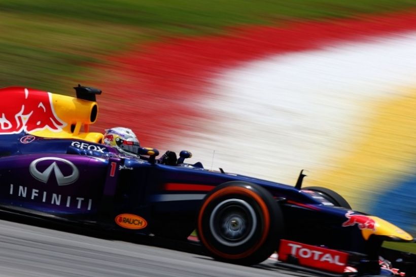 Vettel conquista la pole en un húmedo Sepang