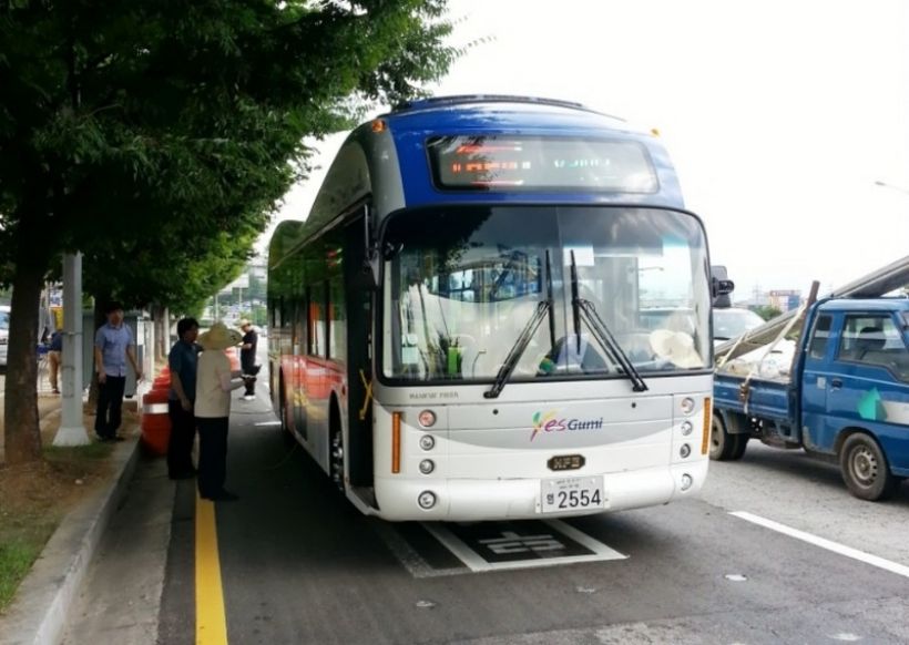 Corea del Sur estrena la primera carretera que recarga vehículos eléctricos