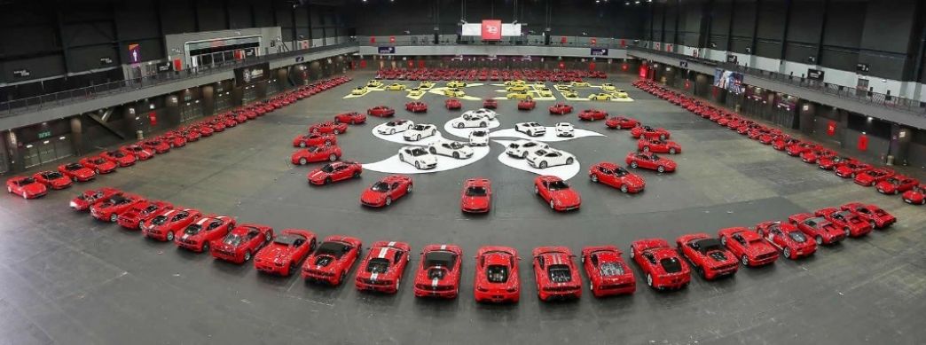 Ferrari celebra sus 30 años en Hong Kong con una concentración de más de 600 unidades