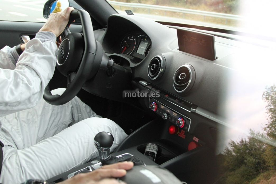 El Audi TT 2015 descubre su nuevo interior