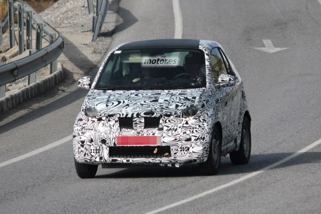 Smart Fortwo 2015, cazado en pruebas