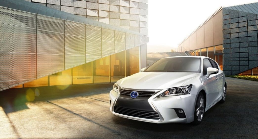 Lexus CT 200h 2014, el compacto híbrido actualiza su diseño