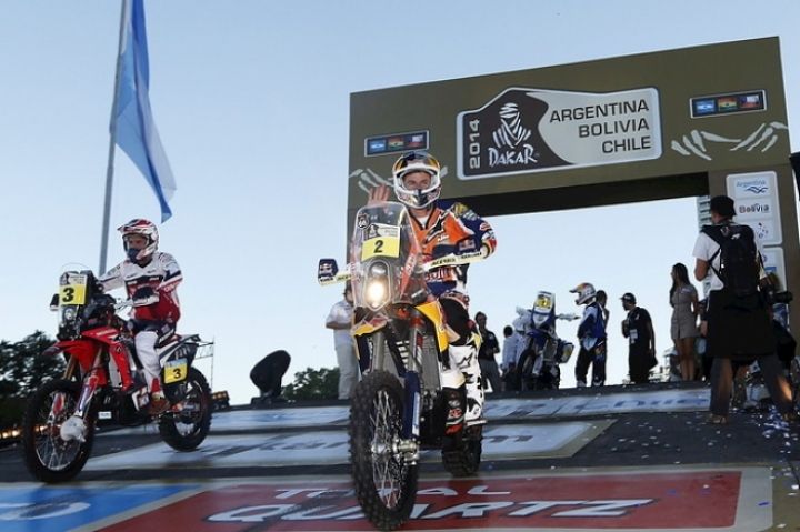 Marc Coma gana su tercera etapa y ya acaricia el triunfo