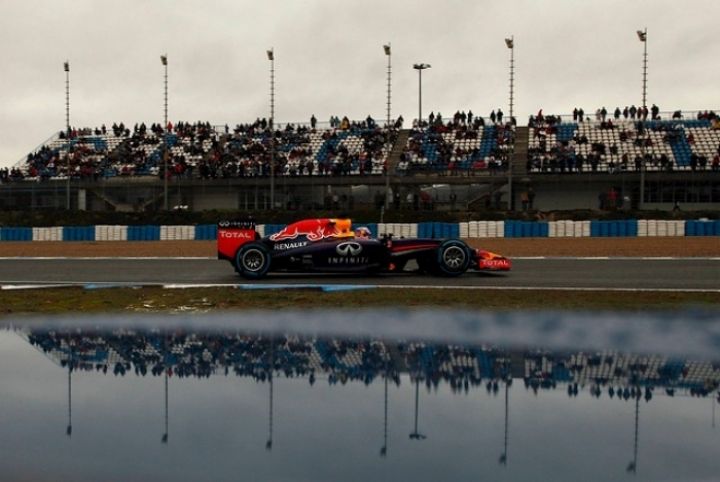 Fernando Alonso y Dani Juncadella lideran el día 4 de entrenamientos tras Massa