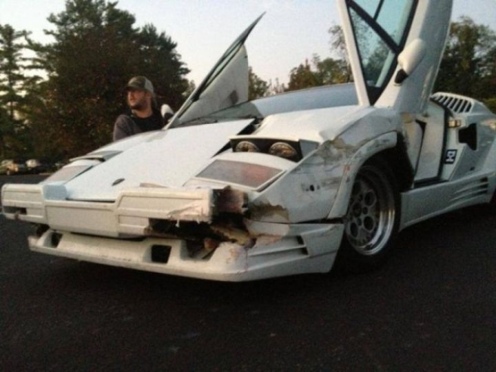 Un Lamborghini Countach 25th Anniversary, destrozado en la última película de Leonardo DiCaprio