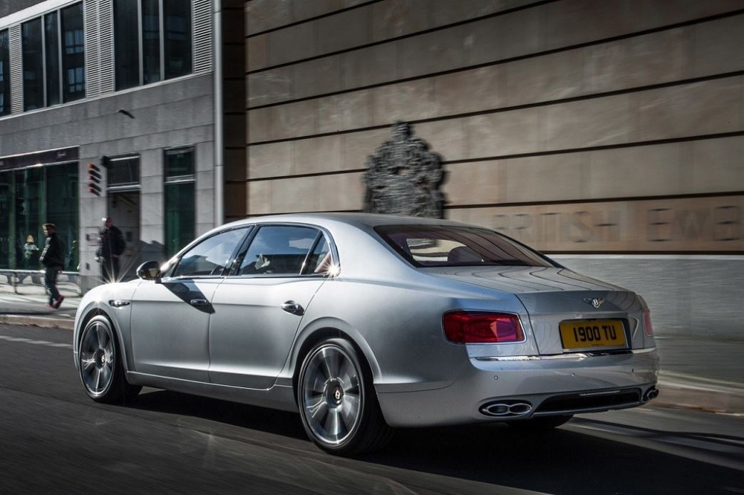 El Bentley Flying Spur estrena motor V8