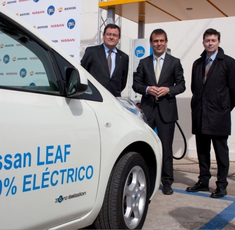 Ibil y Nissan inician la ampliación de puntos de recargas rápidas para los vehículos eléctricos