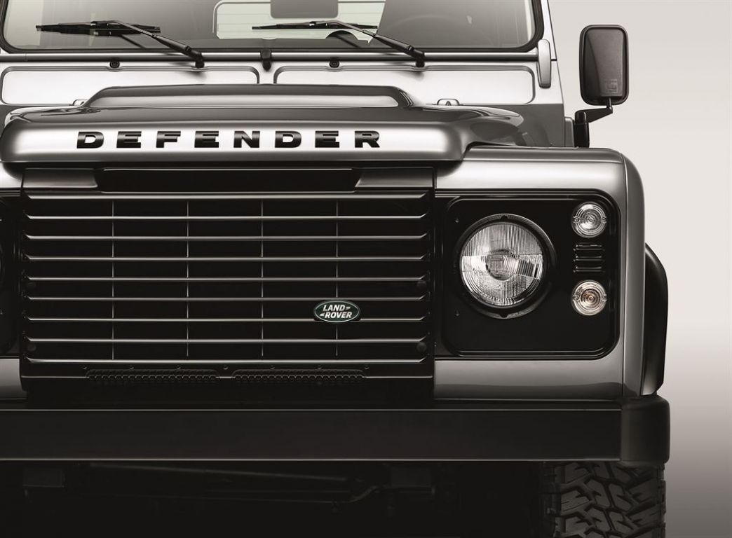 Land Rover Defender Black Pack y Silver Pack