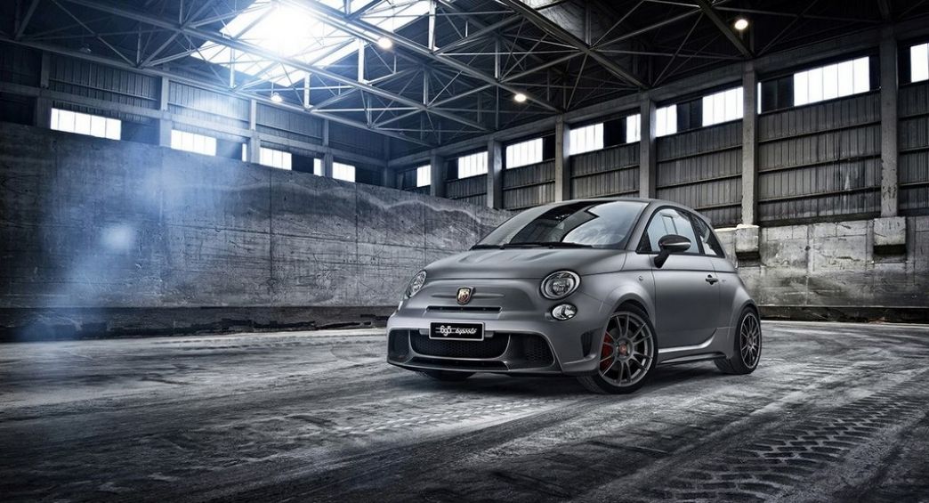 Abarth 695 Biposto, el 500 más rápido