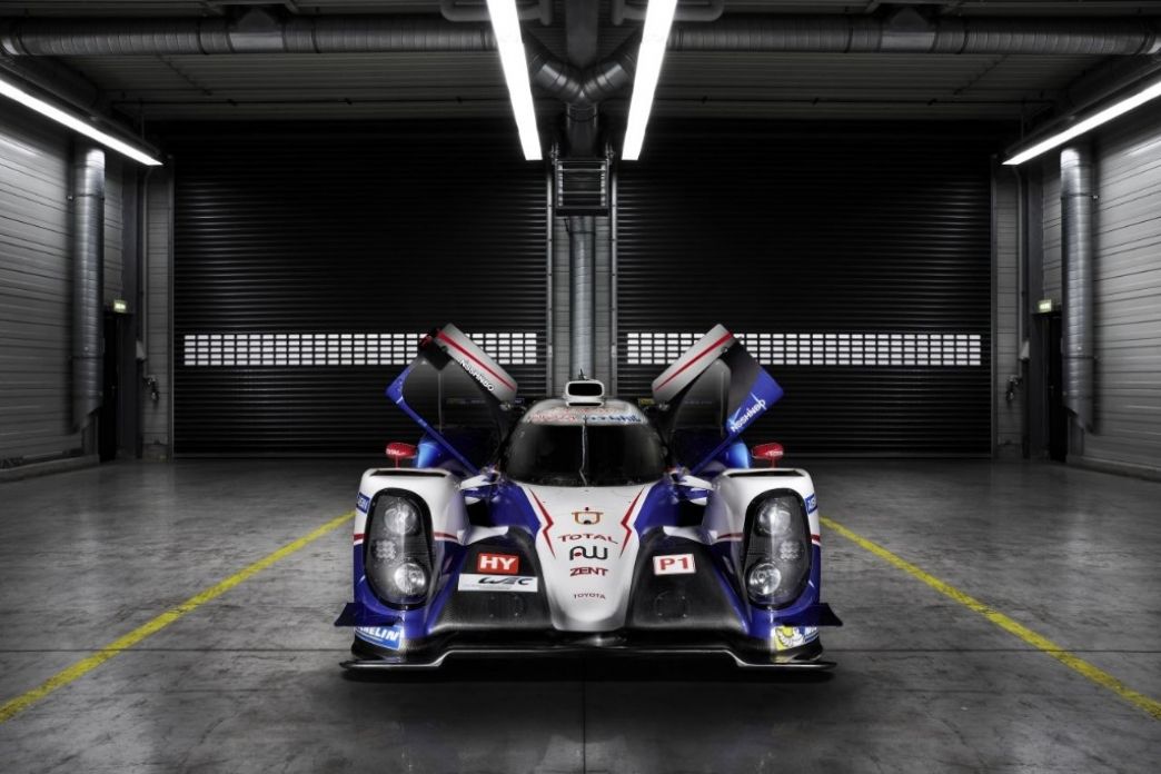 Toyota TS040 Hybrid LMP1