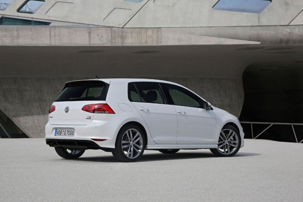 Noruega - Febrero 2014: El Volkswagen Golf reclama el primer puesto