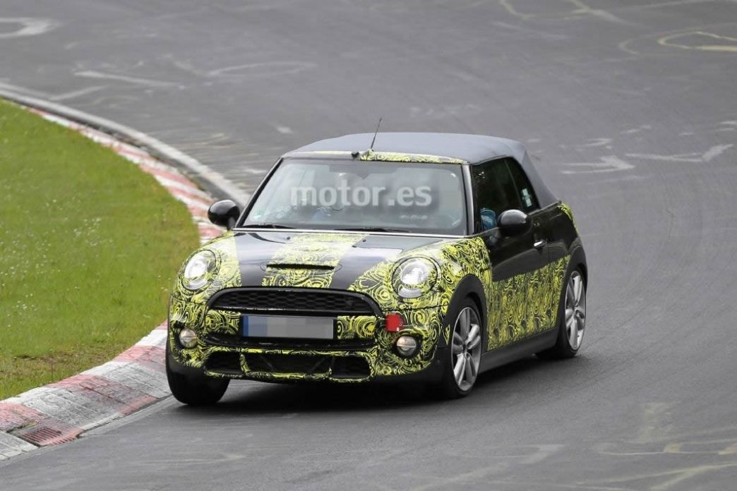 El MINI Cooper Cabrio se pone a punto en circuito