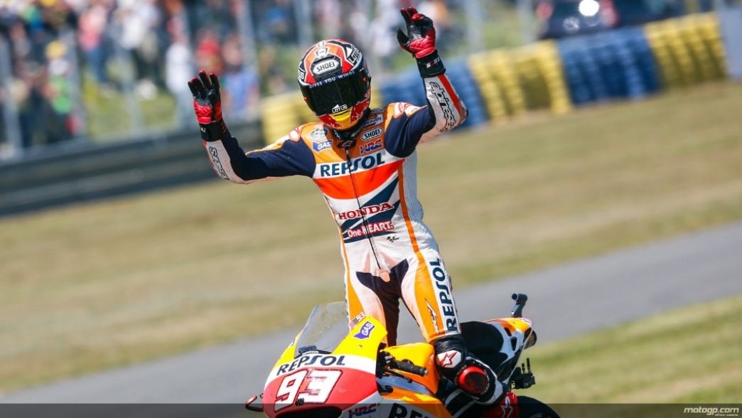 Marc Márquez gana 5 de 5 tras remontar desde la décima posición