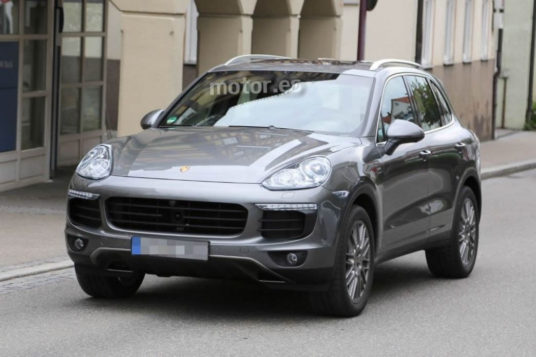 Porsche sigue en fase de pruebas con el restyling del Cayenne