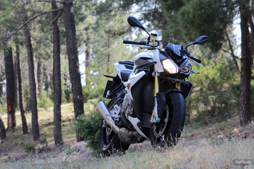 BMW S 1000 R: Con los deberes bien hechos (II)