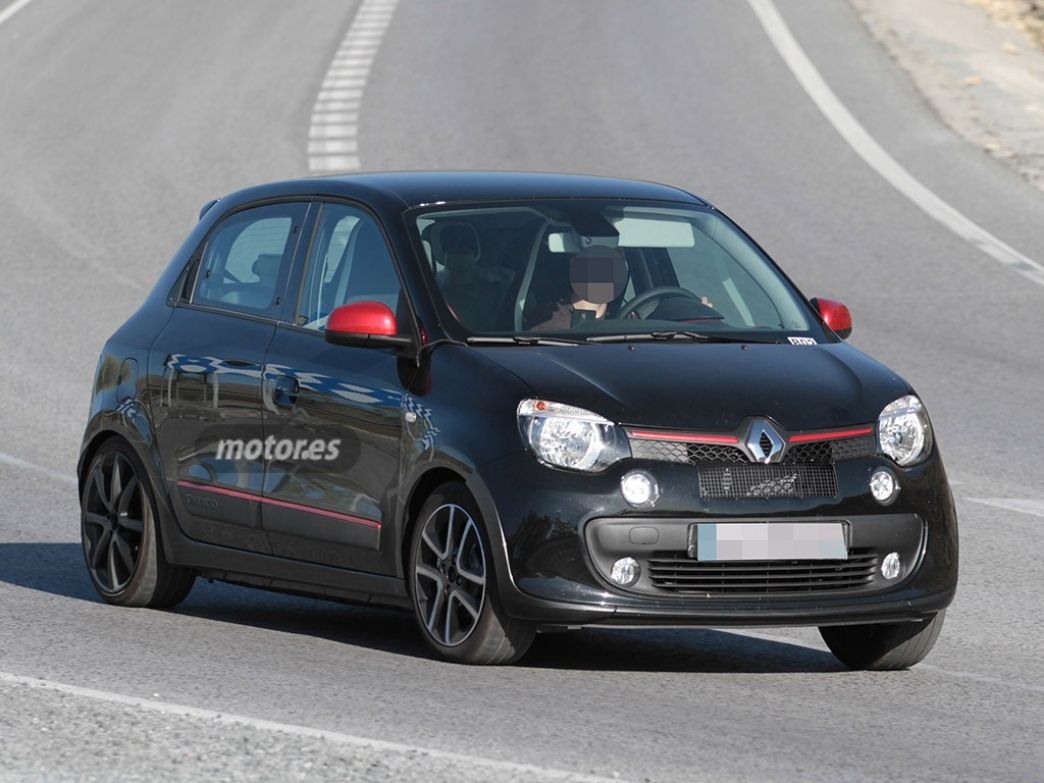 El Renault Twingo RS 2015 descubierto sin apenas camuflaje