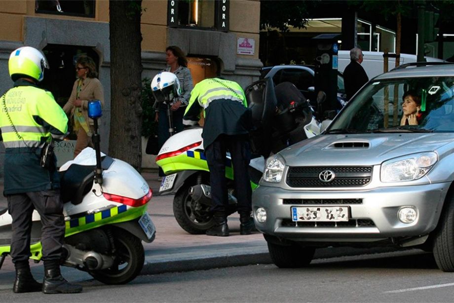 El Tribunal Supremo declara ilegal multar sin parar e informar al infractor