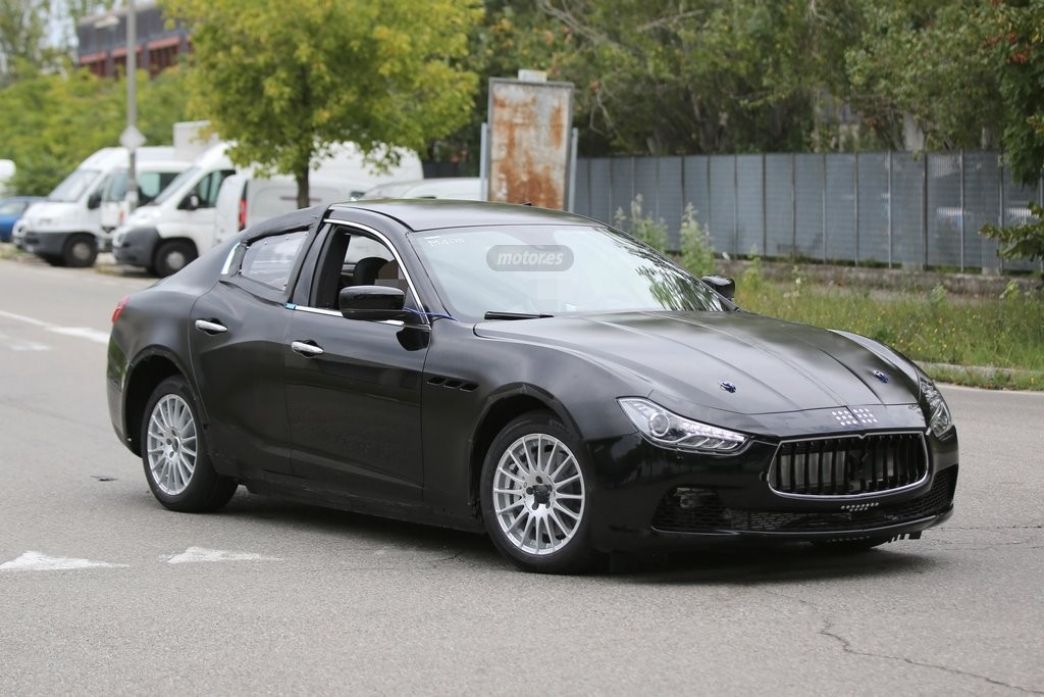 Alfa Romeo Giulia 2015, primeras fotos espía de su interior y exterior