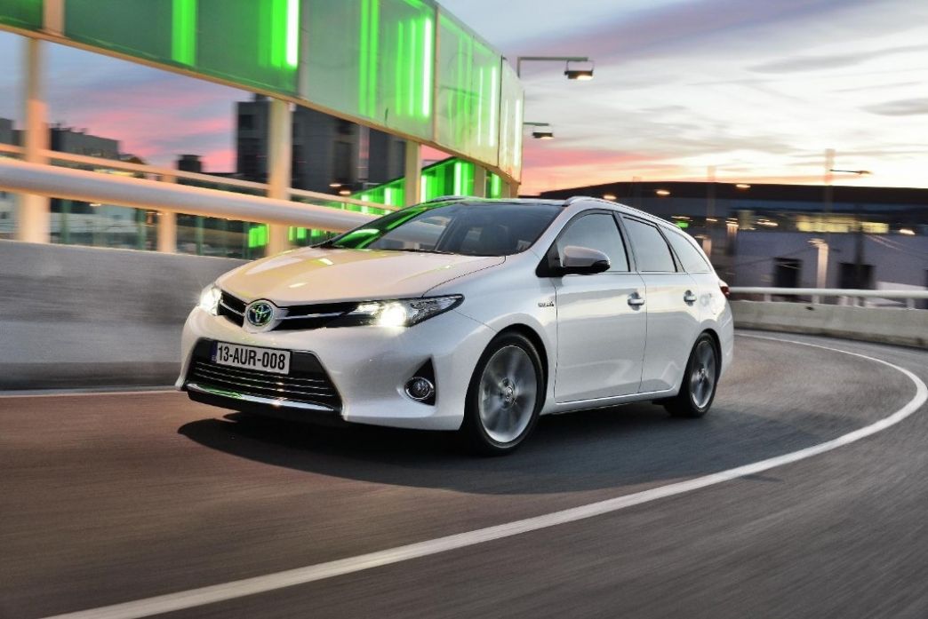 Noruega - Agosto 2014: El Toyota Auris adelanta al Tesla Model S