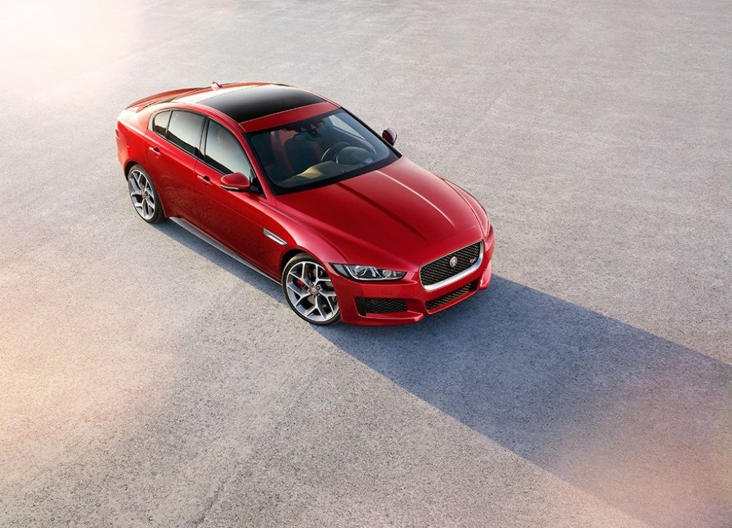 Nuevo Jaguar XE, la berlina de tamaño medio inglesa ya es una realidad (con vídeos)