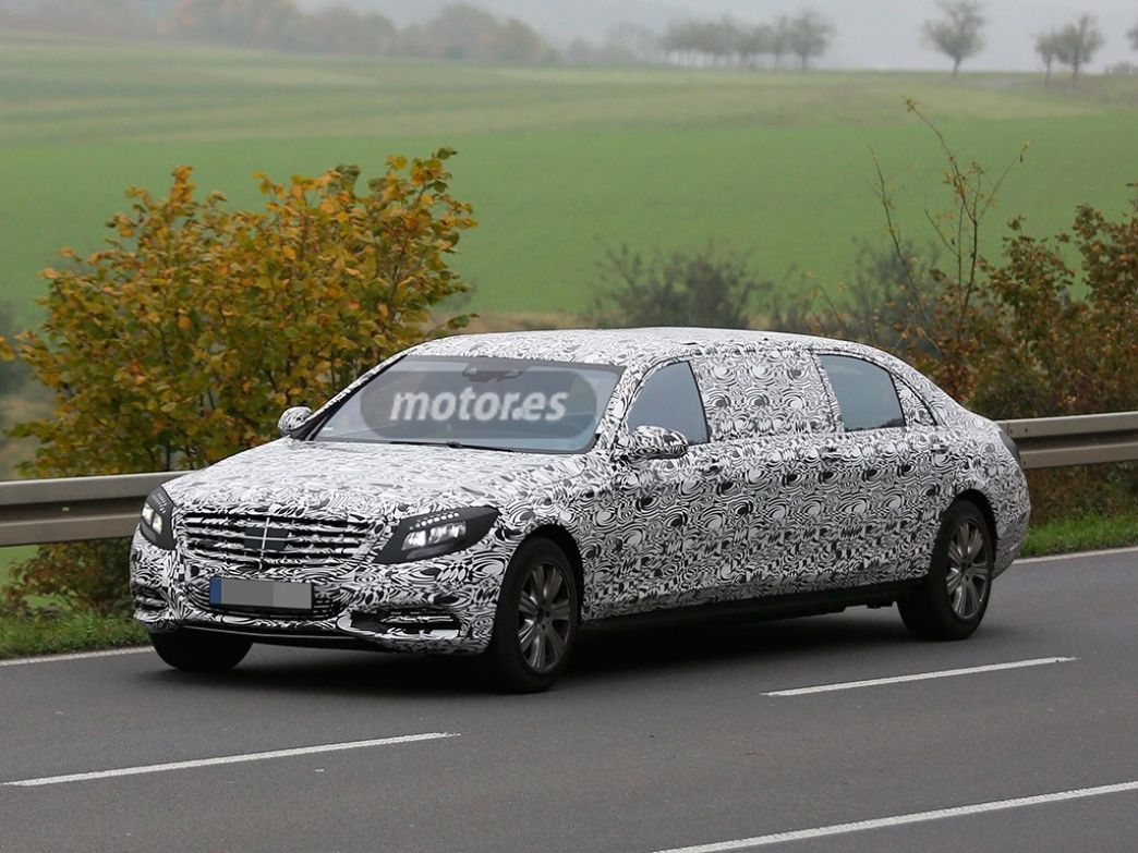 El Mercedes S600 Pullman inicia su fase de pruebas en formato XXL