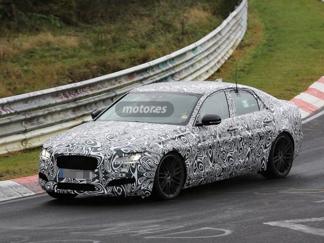 Jaguar XF 2016, descubierto de pruebas en Nürburgring