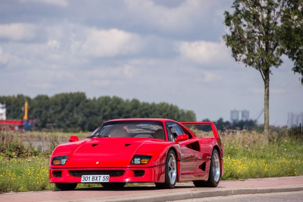 Un Ferrari F40 perteneciente a Nigel Mansell, vendido por 690.000 euros