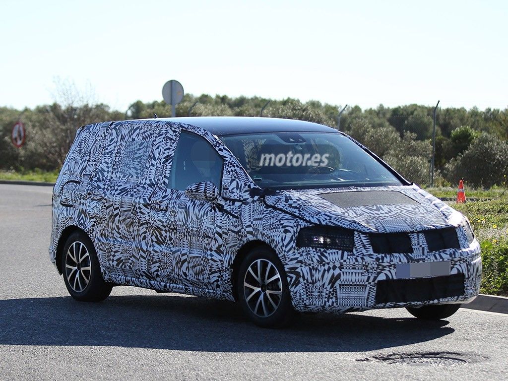 Descubierto el Volkswagen Touran 2015 durante una sesión de pruebas