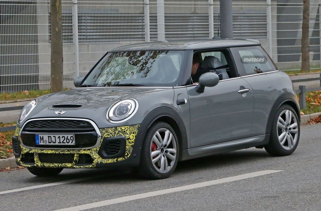 MINI John Cooper Works 2015, cazado con el diseño casi definitivo