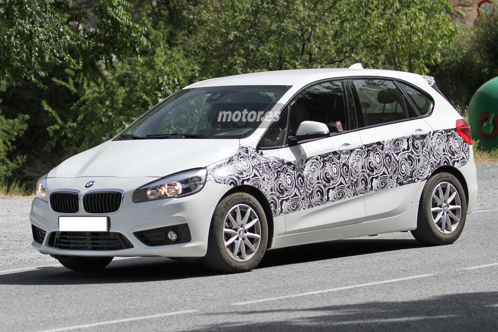 BMW Serie 2 Active Tourer híbrido enchufable pillado por primera vez ¿BMW 223e?