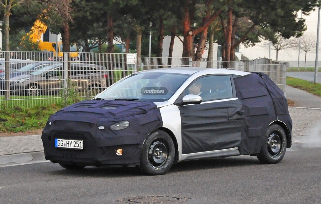 Hyundai i20 Coupé, cazado por primera vez