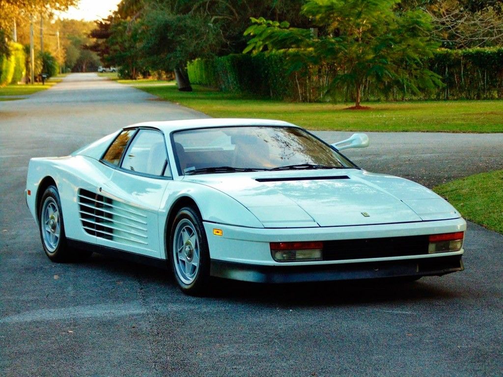 Sale a subasta el Ferrari Testarossa de la serie Corrupción en Miami