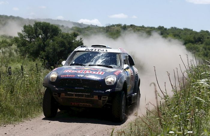 Al-Attiyah gana su segundo Dakar en coches