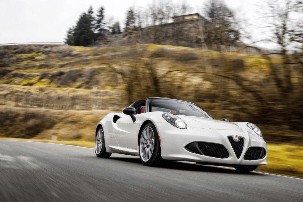 Alfa Romeo 4C Spider, el diseño italiano llega ahora sin techo