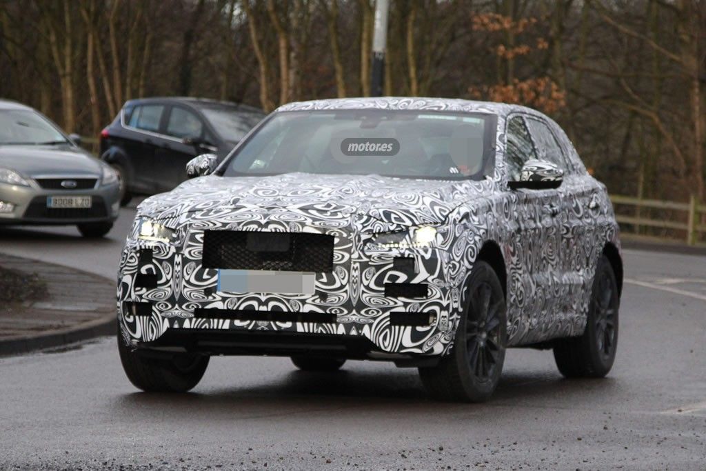 Jaguar F-Pace SUV 2016: su interior, al descubierto en estas fotos espía