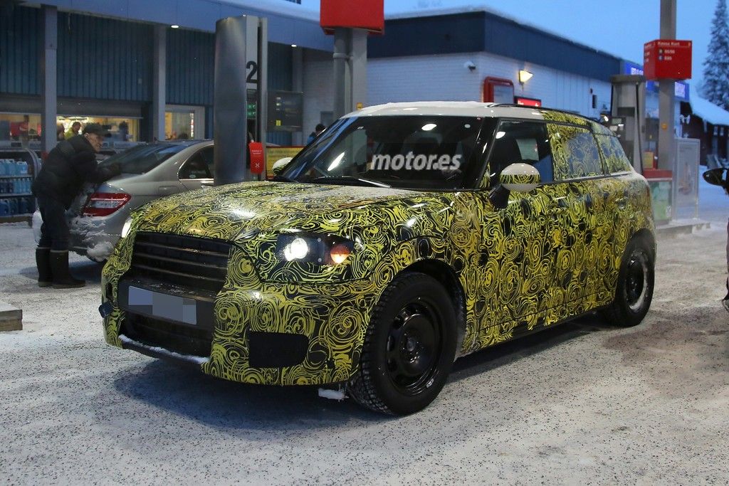 MINI Countryman 2016 se divierte en la nieve