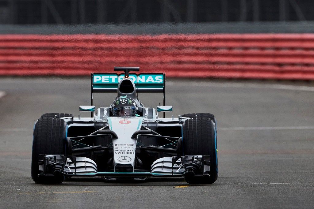 Mercedes W06 F1 2015, primeras imágenes en vídeo