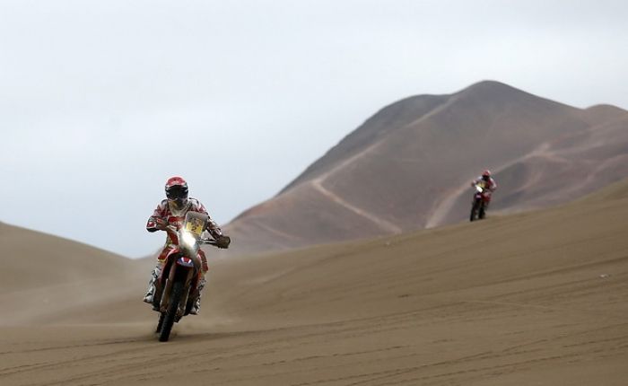 Resumen del Dakar 2015 etapa 10: Joan Barreda gana y Coma amplía su ventaja