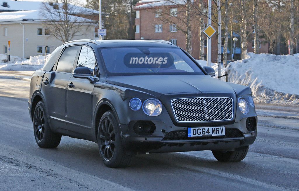 El Bentley Bentayga sigue paseándose camuflado