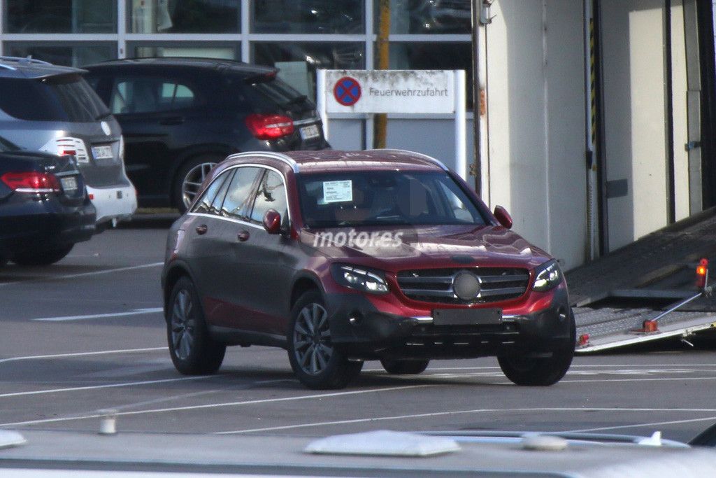 Mercedes-Benz GLC 2016 prácticamente al descubierto