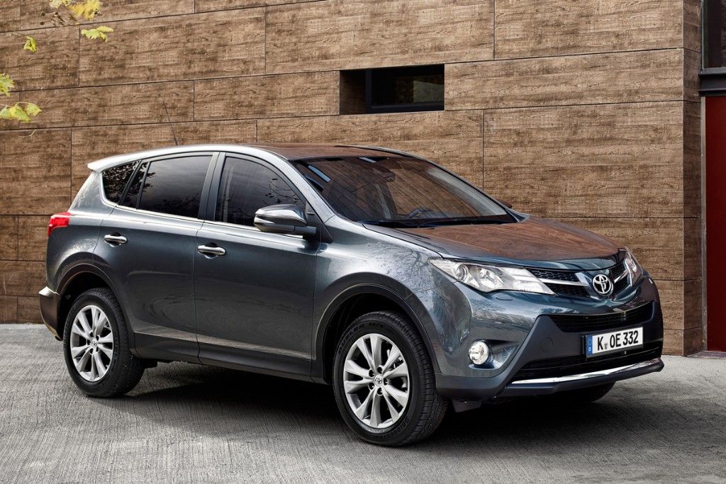 Noruega - Enero 2015: El Toyota RAV4 sube como la espuma