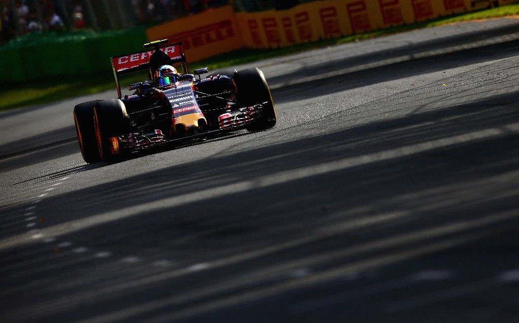 Carlos Sainz puntúa en su debut