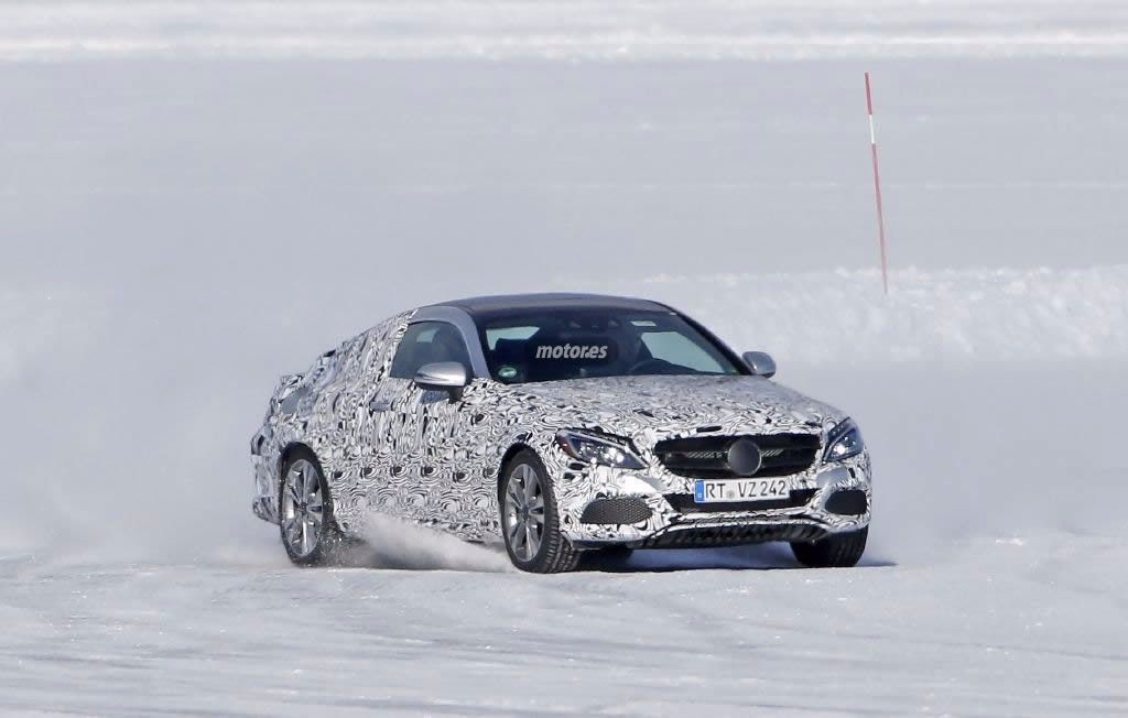 El Mercedes Clase C Coupé 2016 prueba la tracción 4MATIC