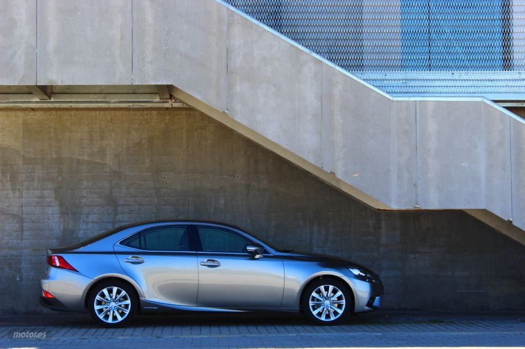 Prueba Lexus IS 300h: Exterior e interior (II)