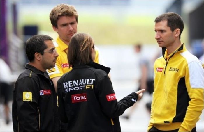 Renault, a la caza de Williams en Shanghái