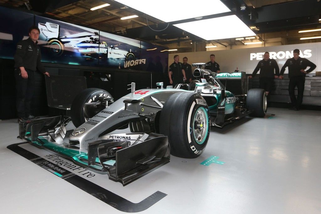 Hamilton toma el control en la FP1 de Shanghai