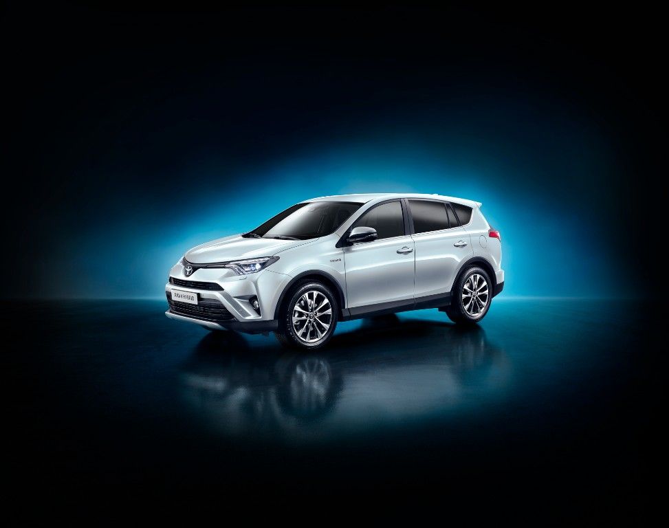 Toyota RAV4 Hybrid 2016, llega el híbrido con tracción total y nuevo diseño